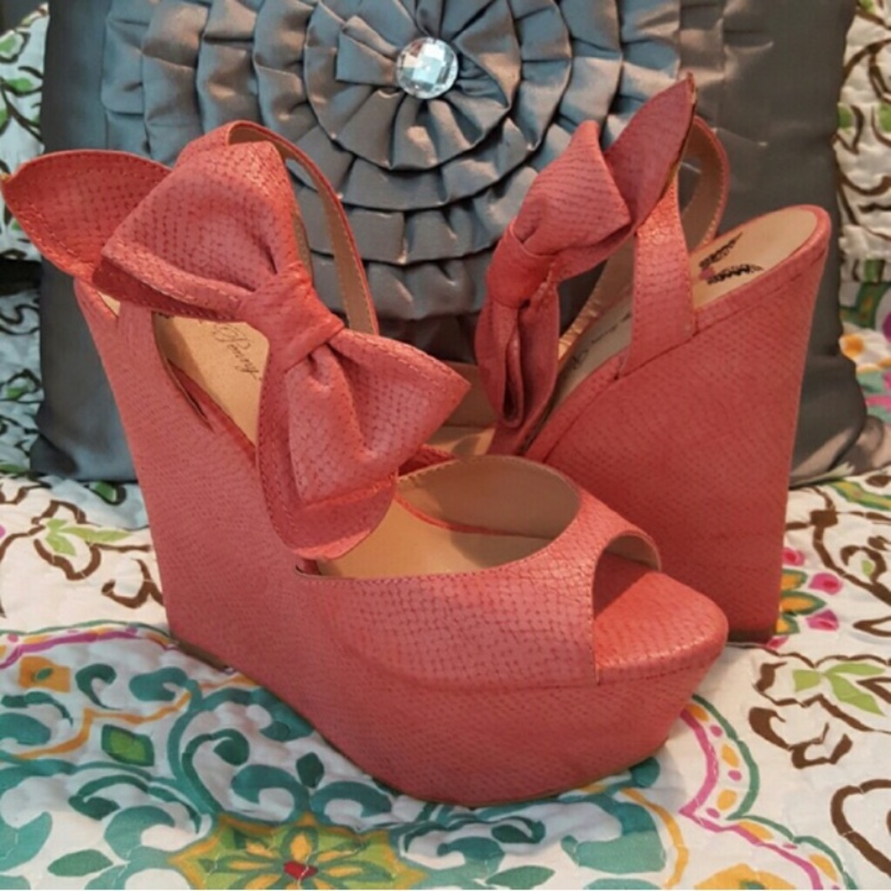 Salmon/coral colored Bow strap wedges